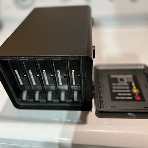 Drobo FS - DRDS2-A with 5x2TB hard drives included